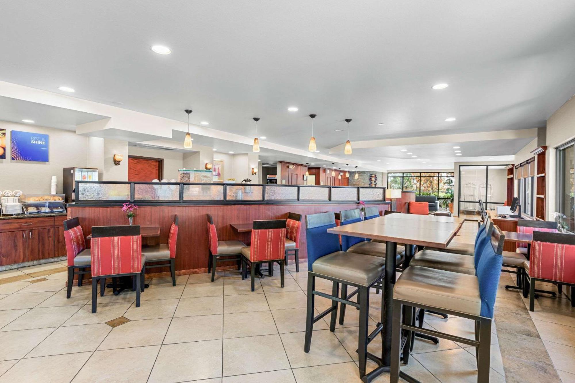 Comfort Suites Vacaville-Napa Valley Area Exterior foto